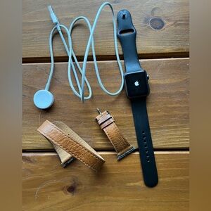 ⌚️Apple Watch Series 2 + extra band + charging cable ⌚️
